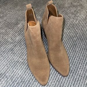 Universal thread boots